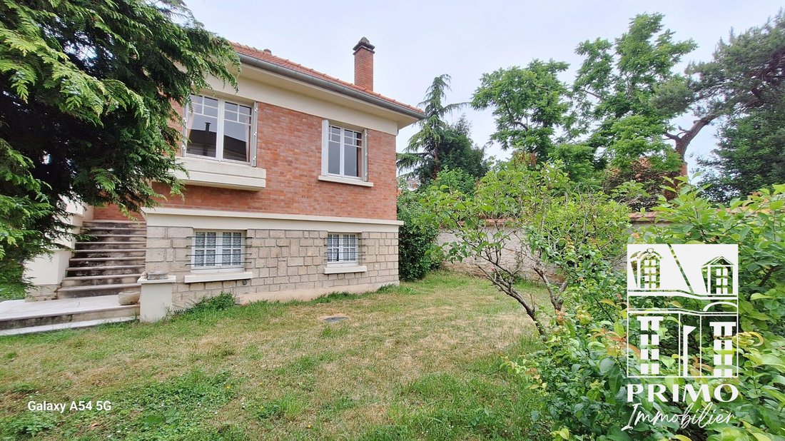 House in La Faiencerie-Le Clos Saint Cyr, Bourg-la-Reine, France 1 - 18646293