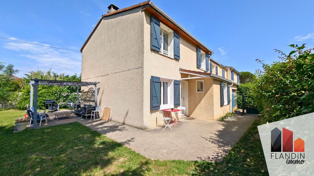 House in Charly, Auvergne-Rhône-Alpes, France 2 - 18646518