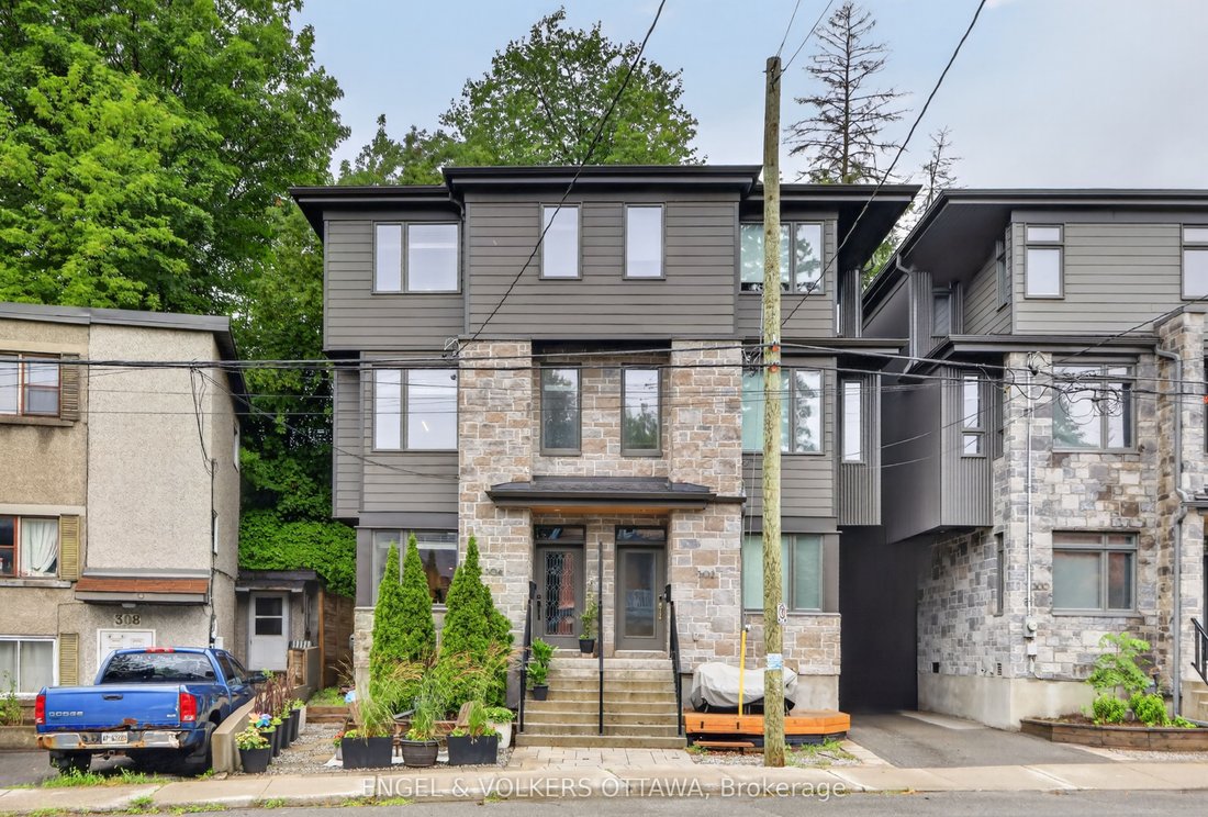 House in Ottawa, Ontario, Canada 1 - 18644025