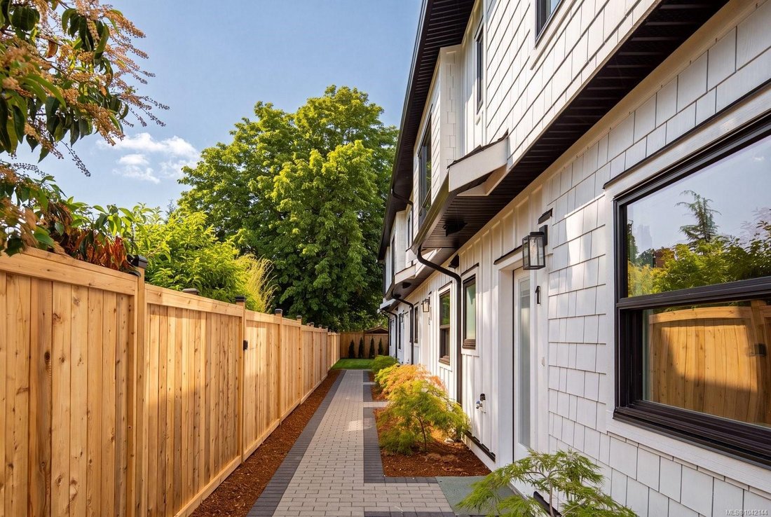 Townhouse in Oak Bay, British Columbia, Canada 4 - 18643350