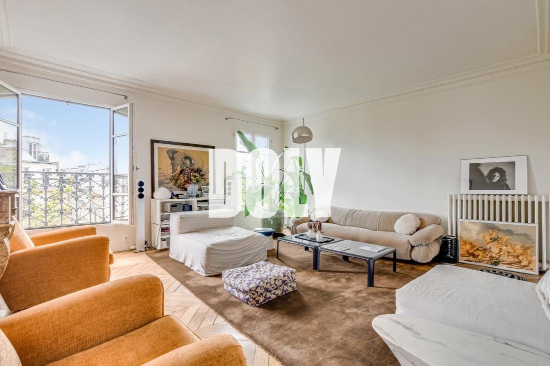 Apartment in Chateau d'Eau-Lancry, Paris 10e Arrondissement, Paris 2 - 18645705