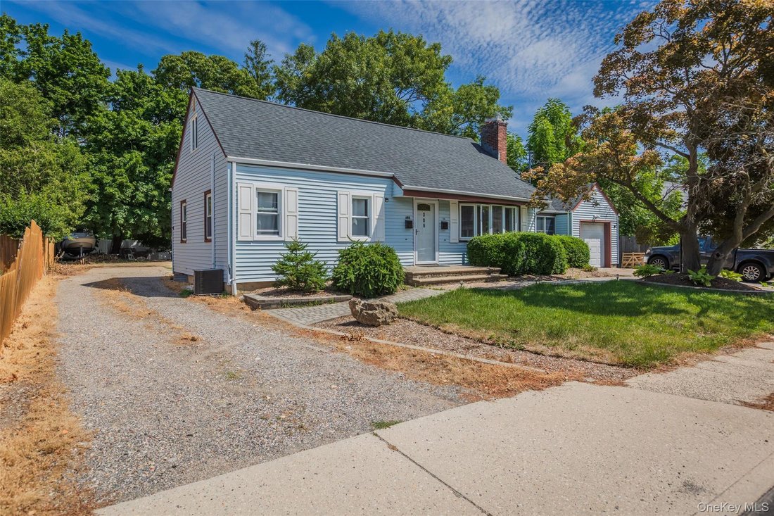 East Northport, New York, United States 2 - 18646834
