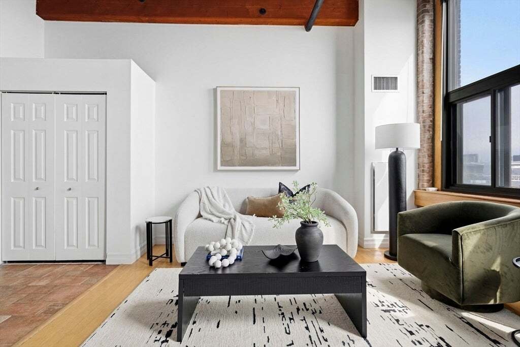 Condo in Boston, Massachusetts, United States 4 - 18642588