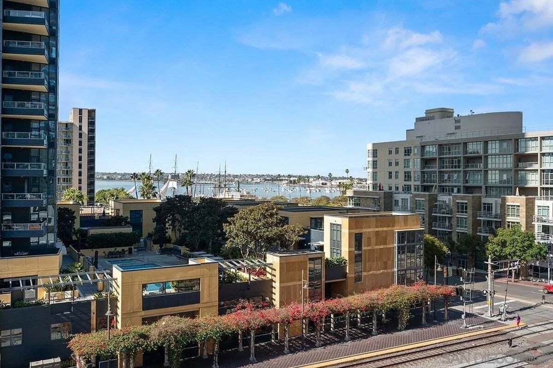 Condo in San Diego, California, United States 4 - 18646516