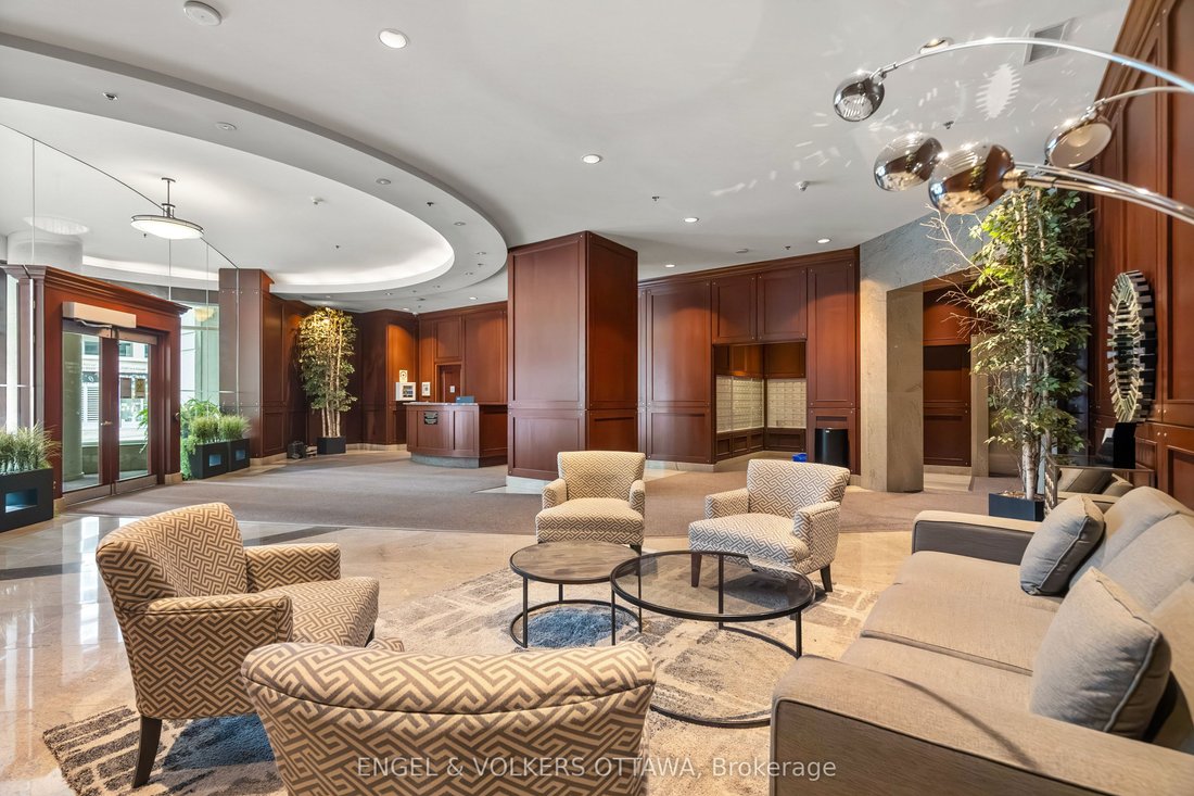 Condo in Ottawa, Ontario, Canada 5 - 18642757