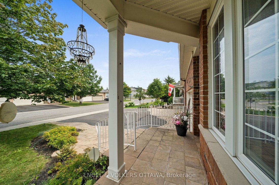 Townhouse in Ottawa, Ontario, Canada 2 - 18643558