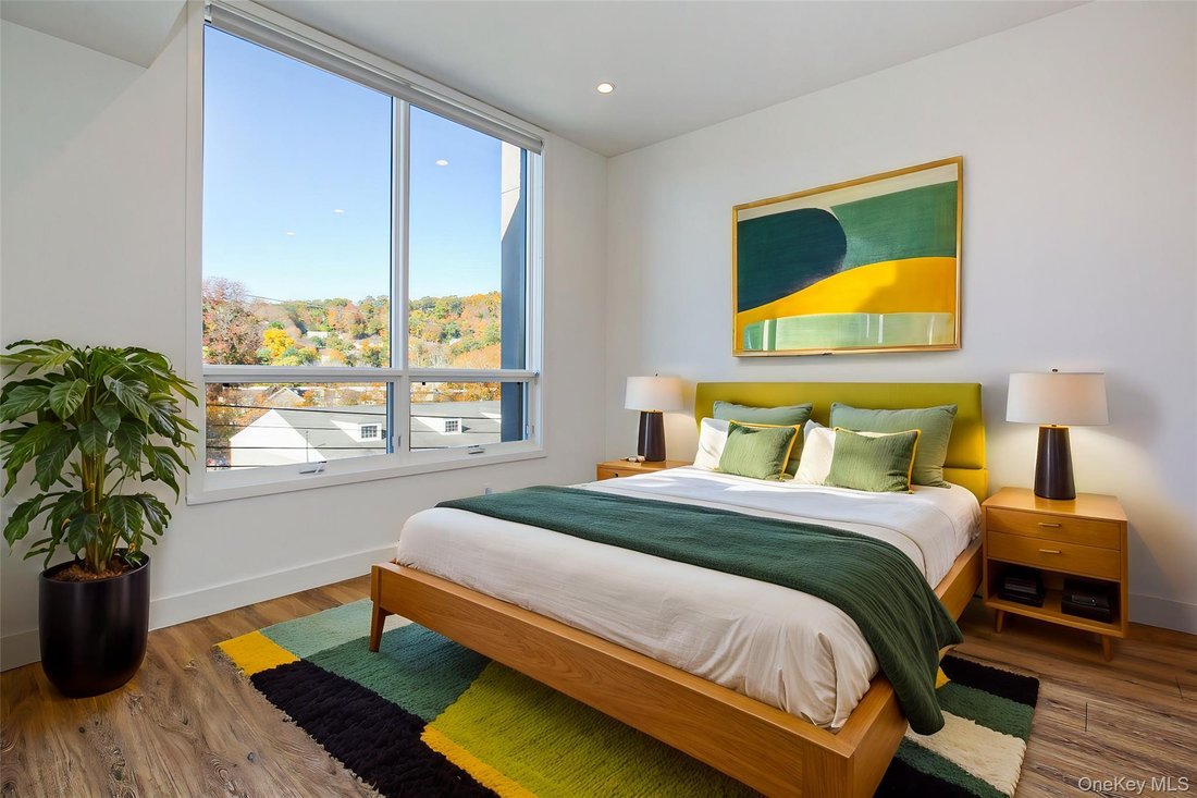 Pleasantville, New York, United States 2 - 18646790