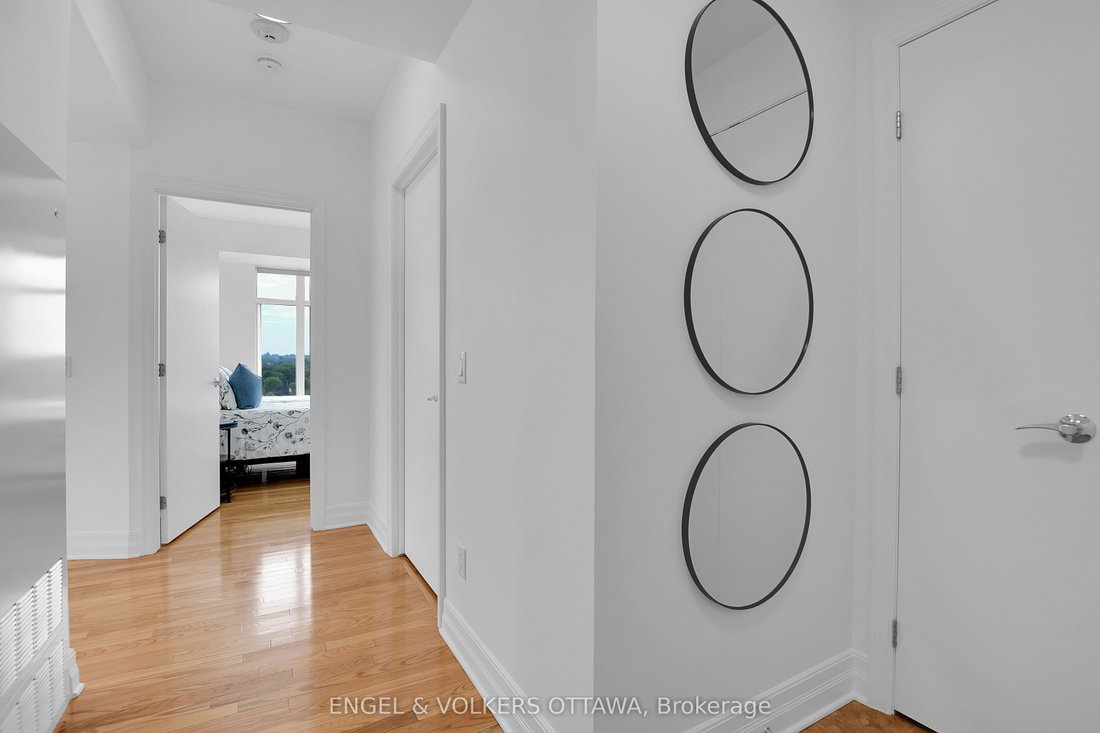 Condo in Ottawa, Ontario, Canada 2 - 18643774