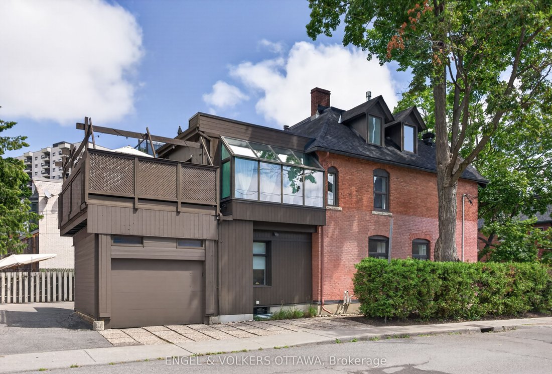 Townhouse in Ottawa, Ontario, Canada 3 - 18642965