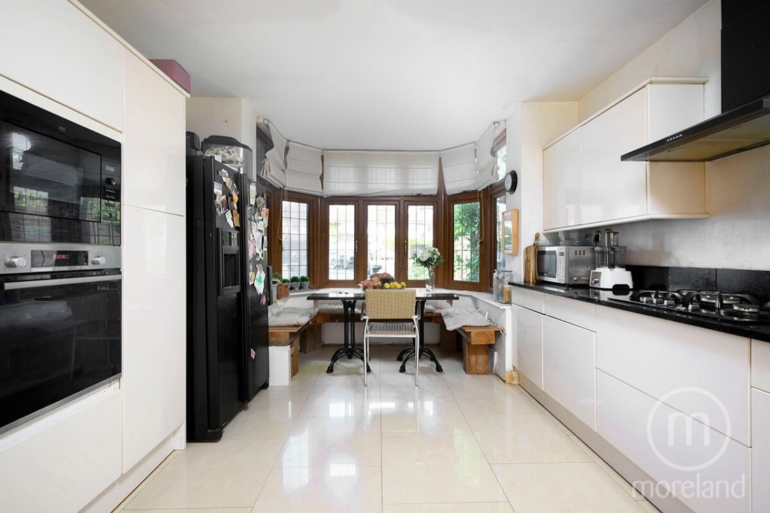 House in Childs Hill, Barnet, England 4 - 18645495