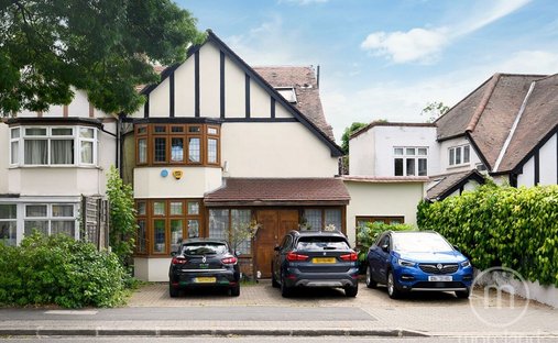 House in Temple Fortune, Barnet, England 1