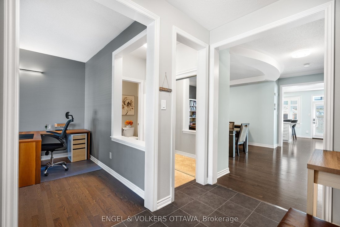 House in Ottawa, Ontario, Canada 4 - 18643914