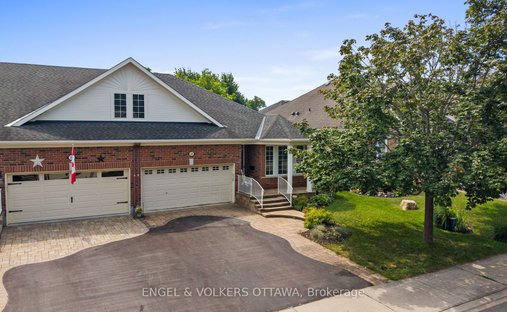 Townhouse in Ottawa, Ontario, Canada 1