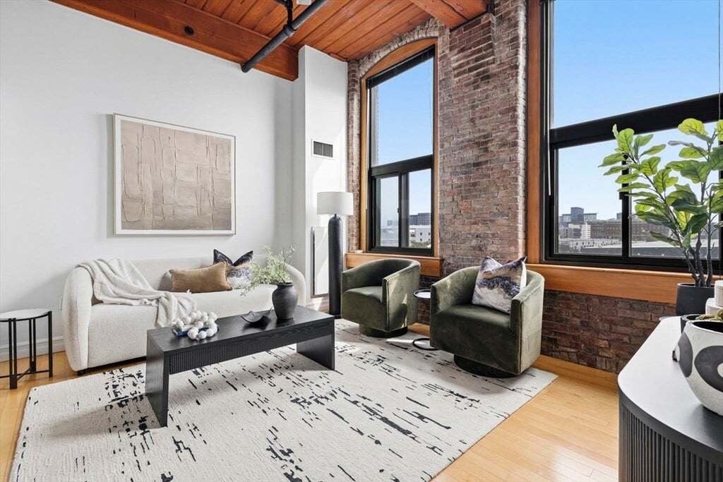Condo in Boston, Massachusetts, United States 3 - 18642588