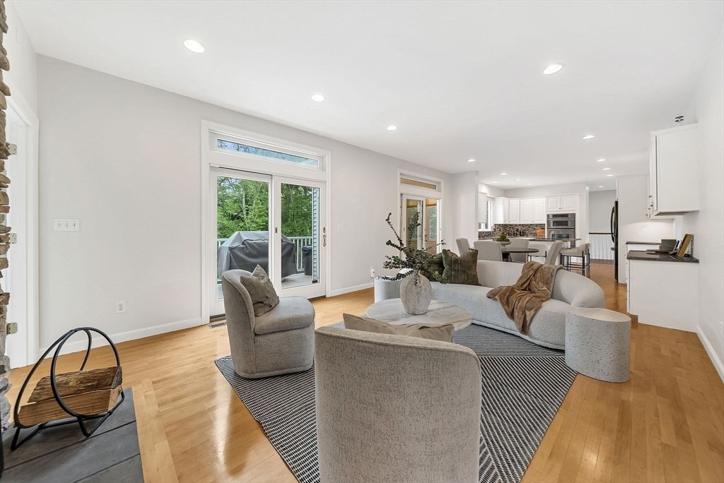 House in Framingham, Massachusetts, United States 5 - 18646888