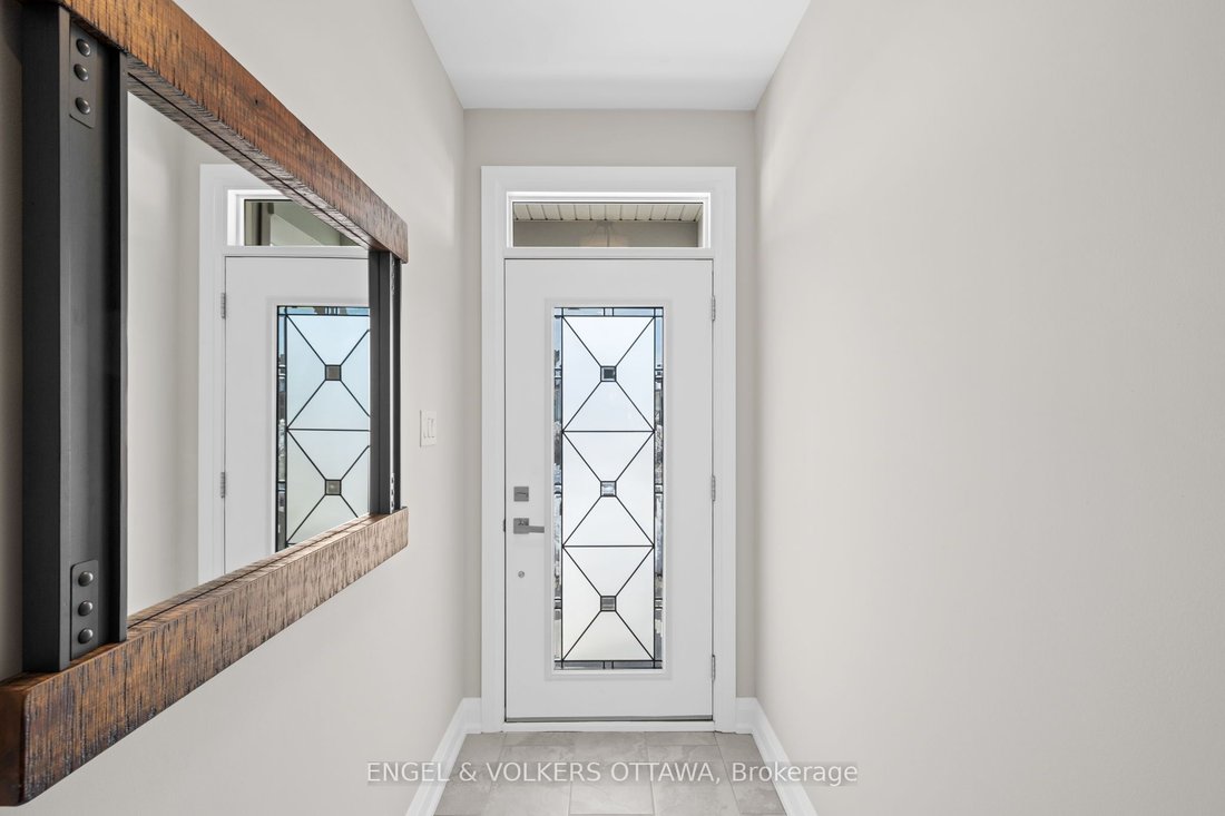 Townhouse in North Grenville, Ontario, Canada 2 - 18643505