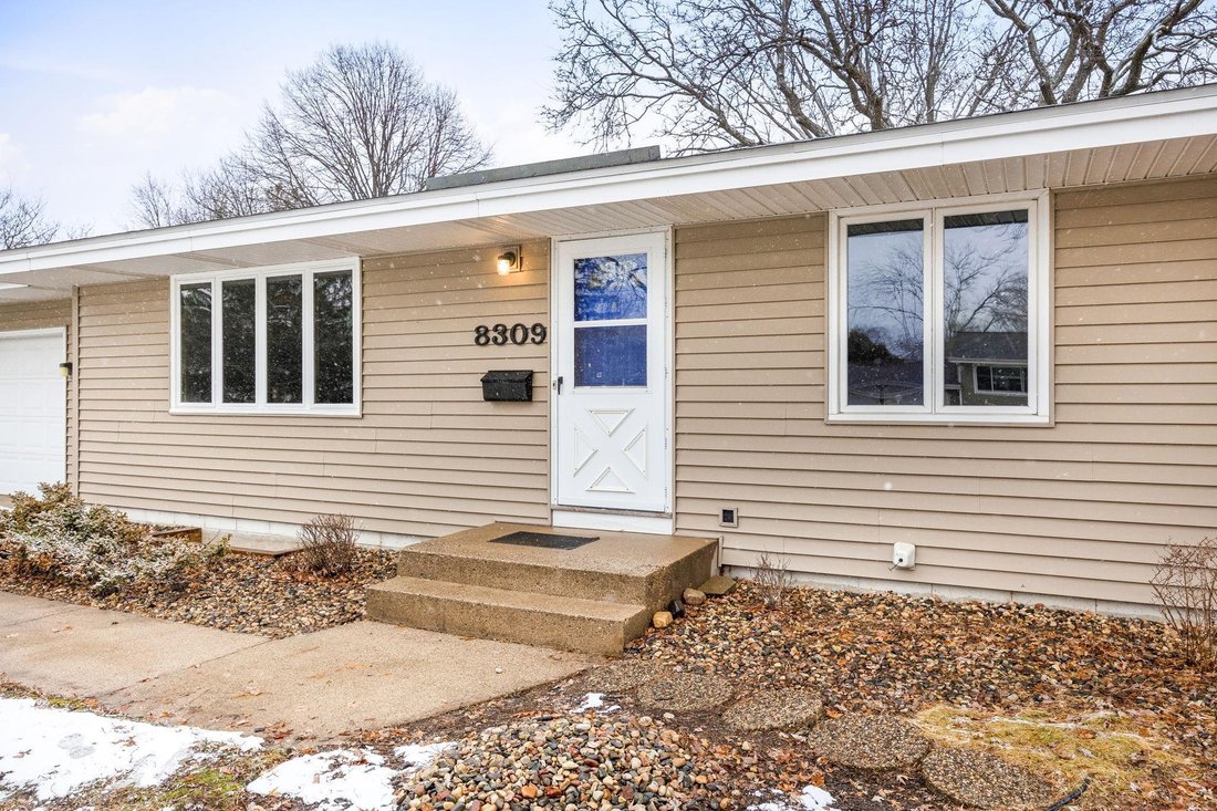 House in Bloomington, Minnesota, United States 5 - 18643034