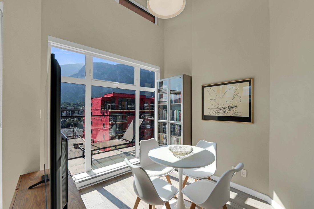 Condo in Squamish, British Columbia, Canada 5 - 18643224