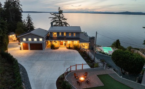 House in Chemainus, British Columbia, Canada 1