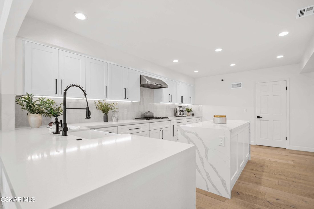 Townhouse in Thousand Oaks, California, United States 3 - 18123607