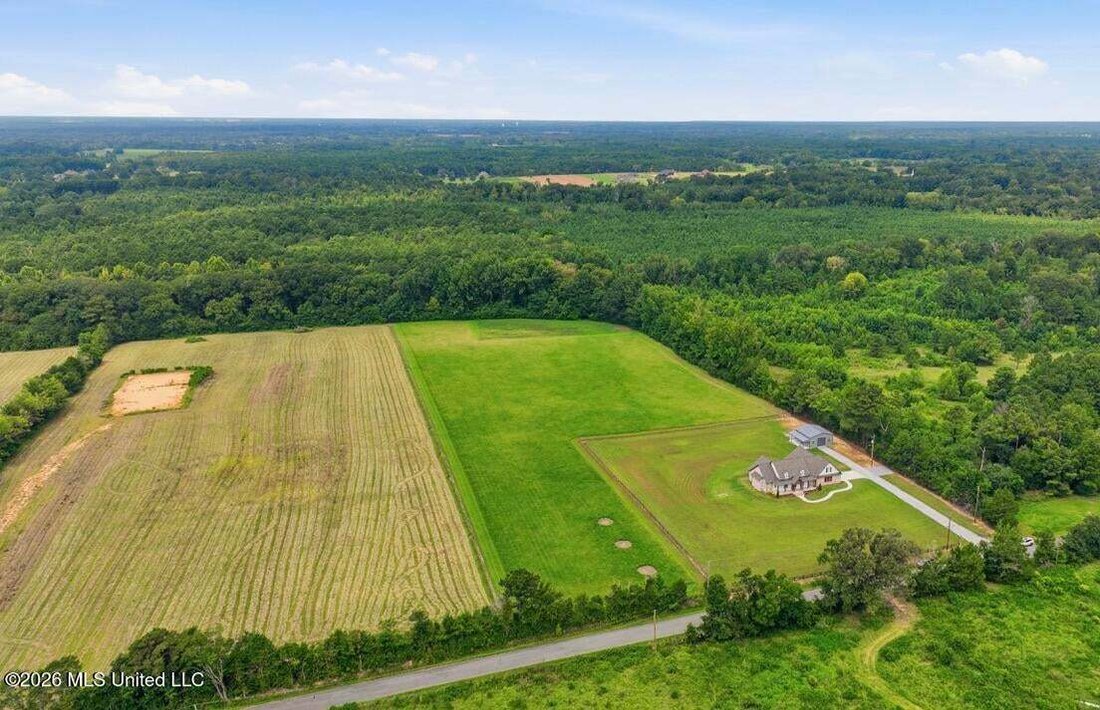 House in Canton, Mississippi, United States 2 - 18645832