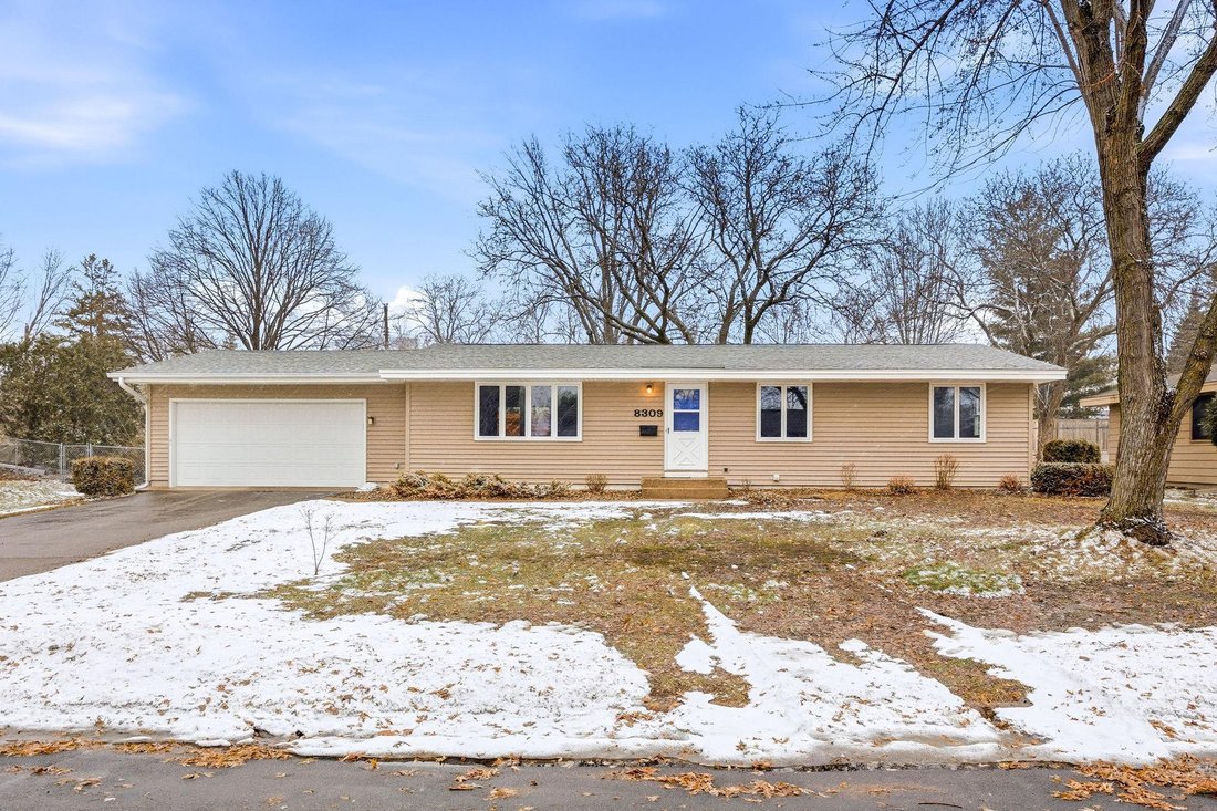 House in Bloomington, Minnesota, United States 3 - 18643034