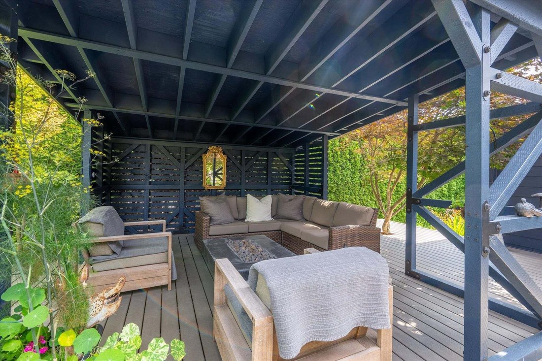 House in Squamish, British Columbia, Canada 5 - 18643051