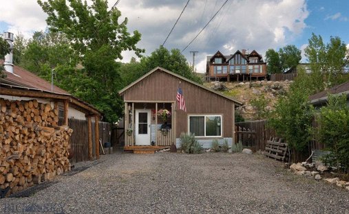 House in Gardiner, Montana, United States 1