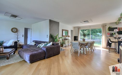 House in Vernaison, Auvergne-Rhône-Alpes, France 1