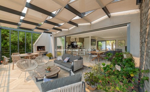 Villa in Valescure-Vaulongue-Clair Bois-Vallon Suveret, Saint-Raphaël, Frankreich 1