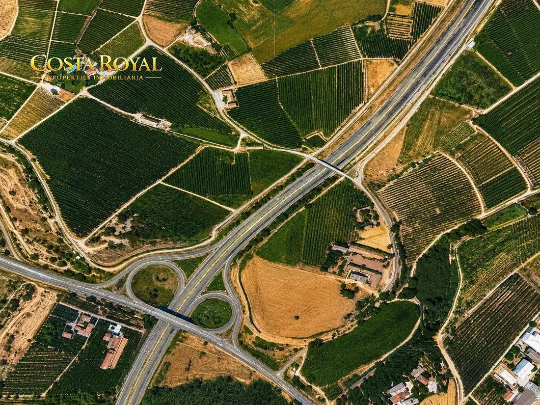 Land in Lleida, Catalonia, Spain 2 - 18644451