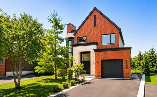 House in Saint-Jean-sur-Richelieu, Quebec, Canada 1