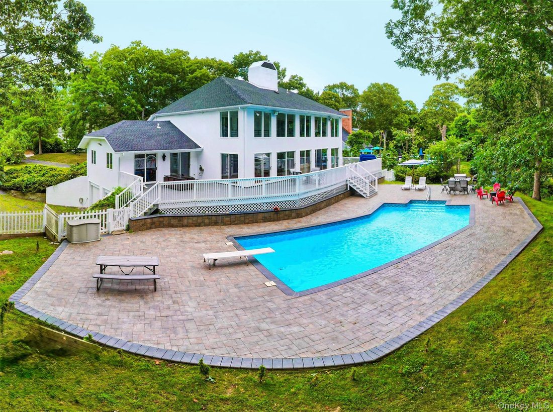 House in Hampton Bays, New York, United States 1 - 18645982