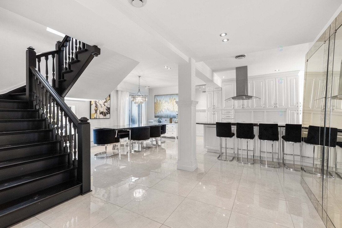 Condo in Montréal, Quebec, Canada 5 - 18644261