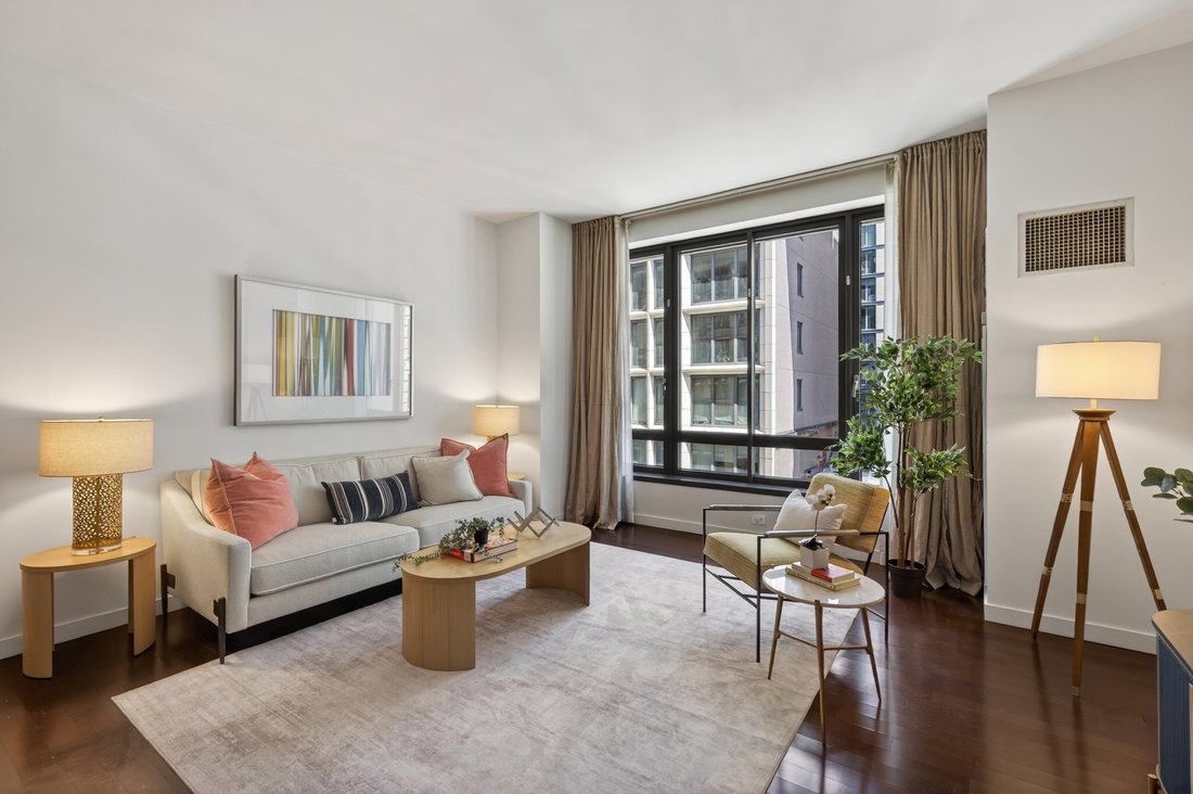New York, New York, United States 1 - 18646964