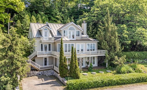 House in Sainte-Pétronille, Quebec, Canada 1