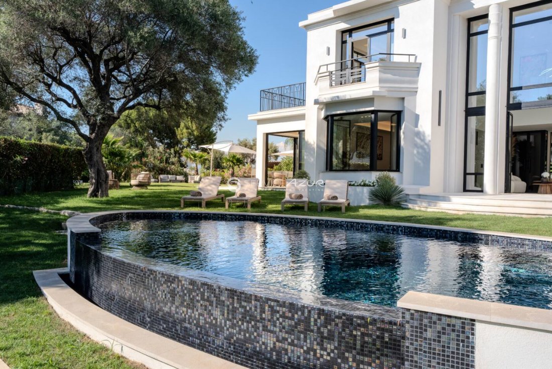 Villa in Vieille Ville, Antibes, France 3 - 18645333