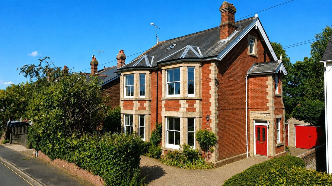 House in Hampshire, England 1 - 18645527