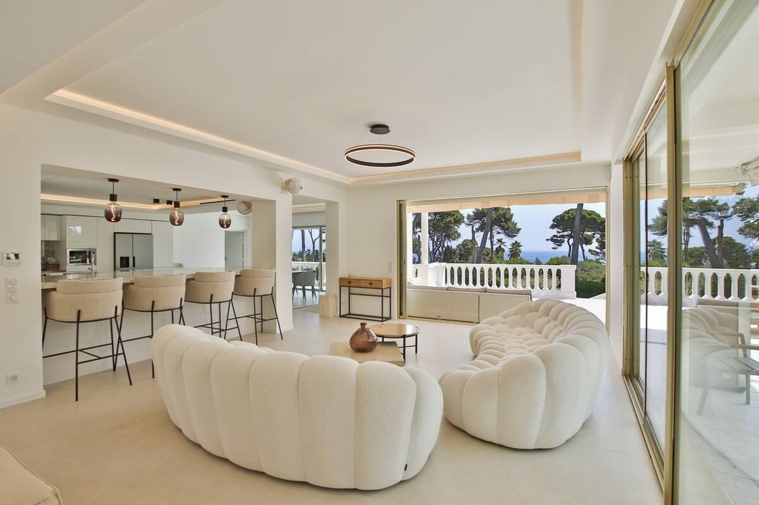 Villa in Vieille Ville, Antibes, France 1 - 18645294