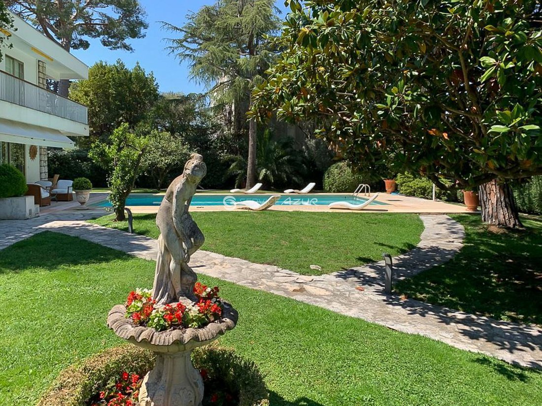 Villa in Vieille Ville, Antibes, France 2 - 18645221