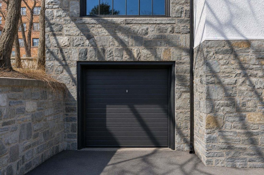 Condo in Montréal, Quebec, Canada 2 - 18644261
