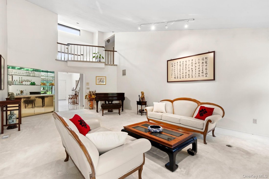 Condo in Manhasset, New York, United States 4 - 18646772