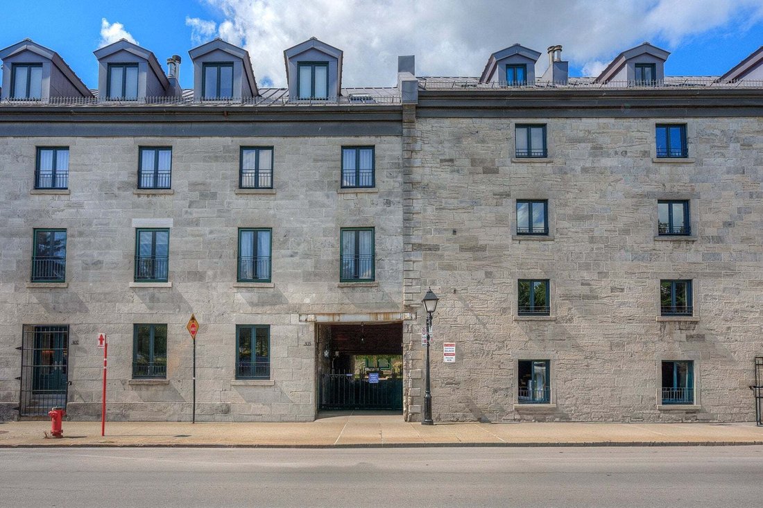 Condo in Montréal, Quebec, Canada 3 - 18643541