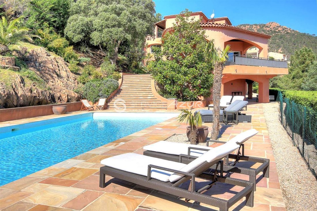 Villa in Théoule-sur-Mer, Provence-Alpes-Côte d'Azur, France 2 - 18644860