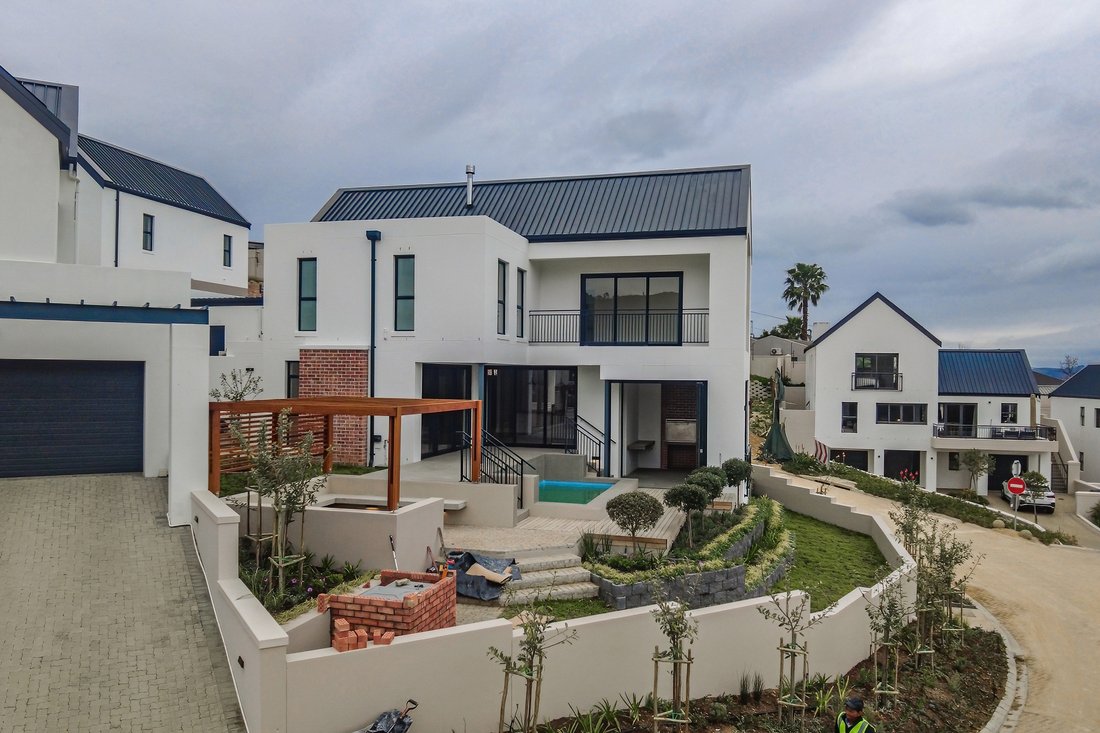 House in Arbeidslus, Western Cape, South Africa 3 - 18644779