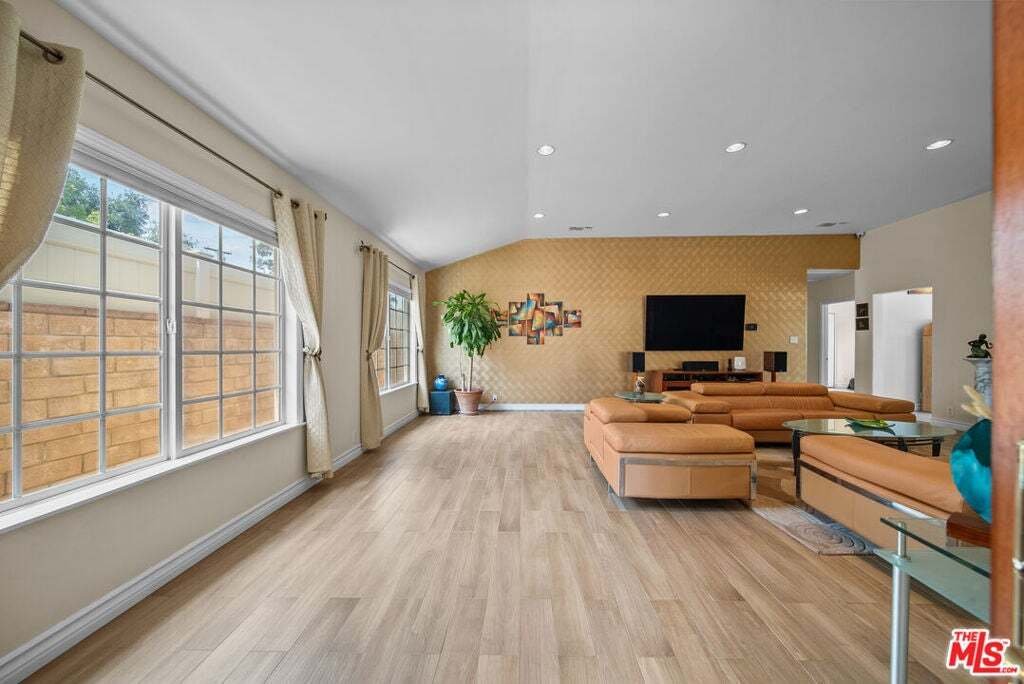 House in Los Angeles, California, United States 4 - 18645970