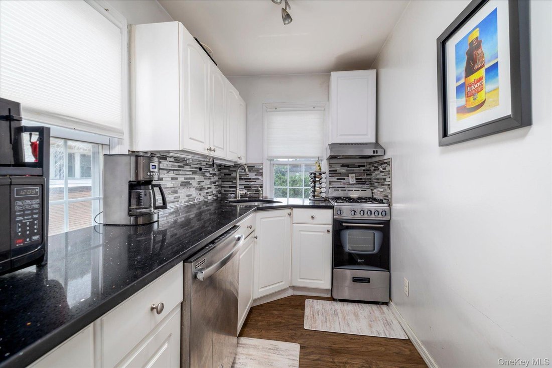 Rockville Centre, New York, United States 4 - 18646963