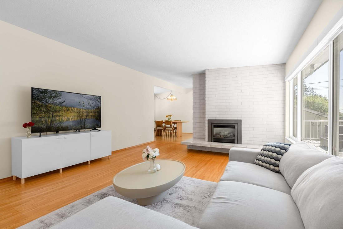 House in North Vancouver, British Columbia, Canada 4 - 18643155