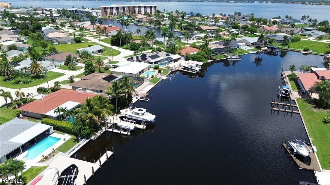 House in Cape Coral, Florida, United States 3 - 18645568