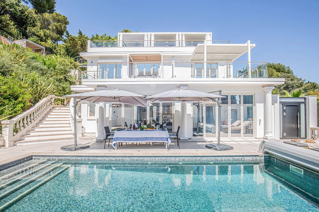 Villa in Vieille Ville, Antibes, France 1 - 18644615